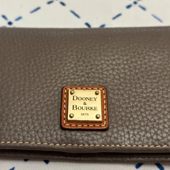 Dooney & Burke wallet (Elephant grey) - Picture 2 of 4